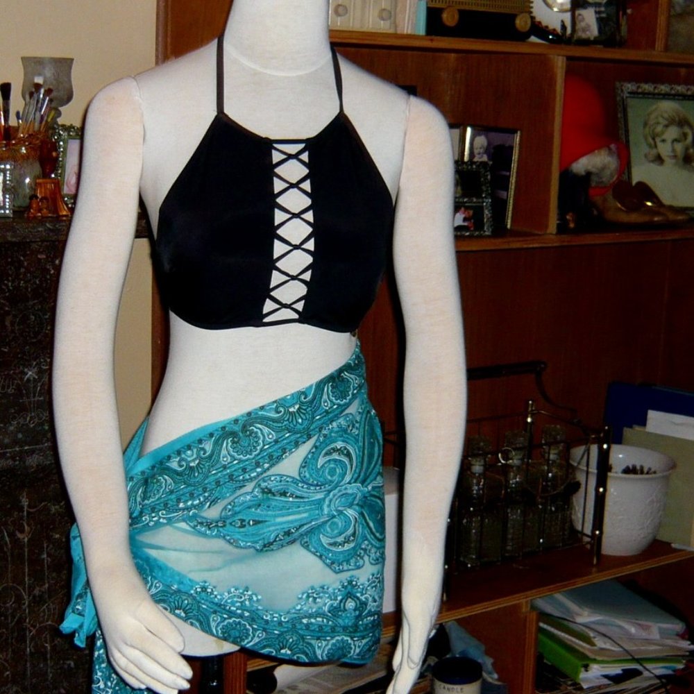 Victoria's Secret Halter tie bathing suit top Size XS A-B
